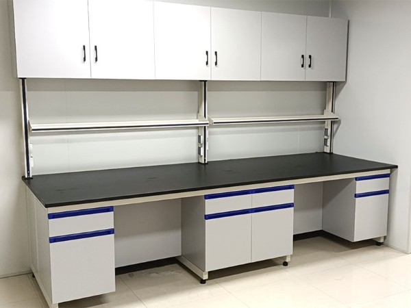 實(shí)驗(yàn)臺安裝多少錢一米？